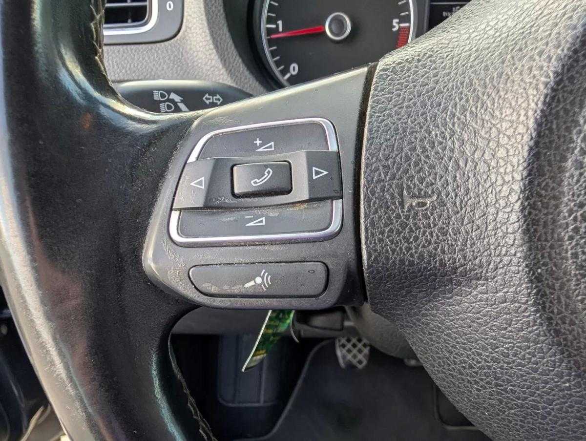 volkswagen-polo-2012-diesel-1598cc