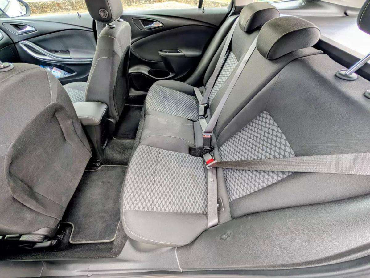 opel-astra-2018-diesel-1598cc