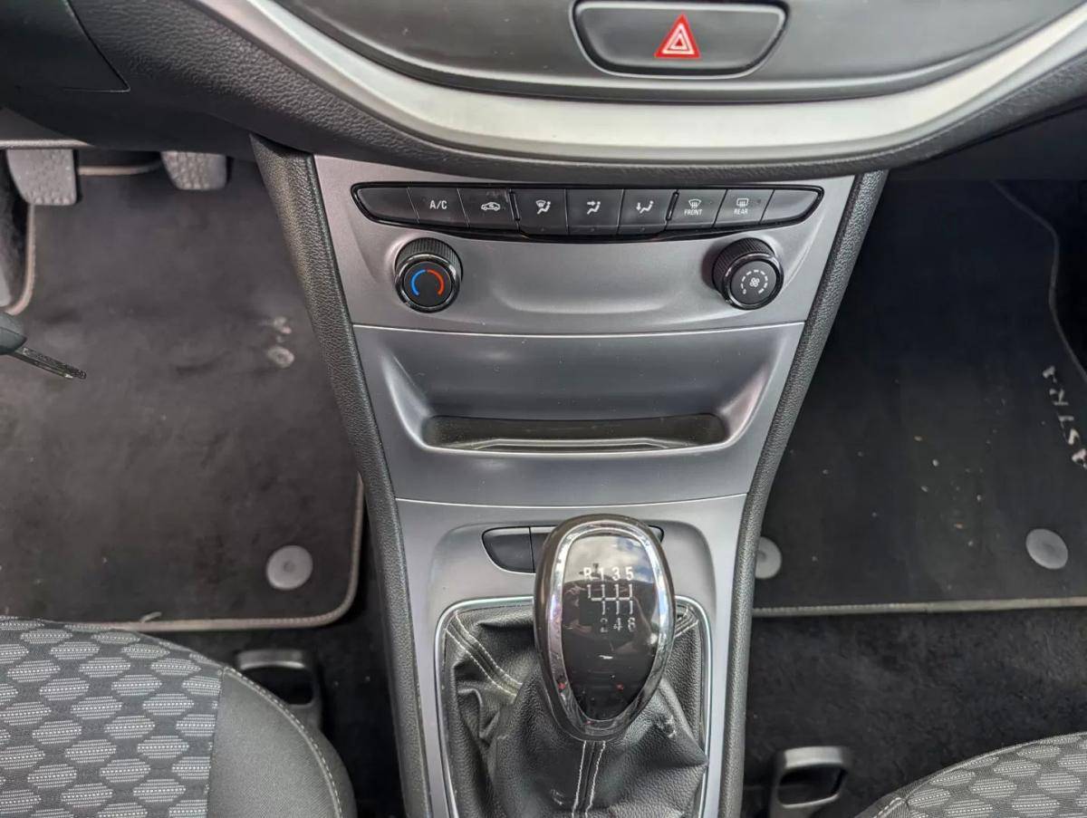 opel-astra-2018-diesel-1598cc