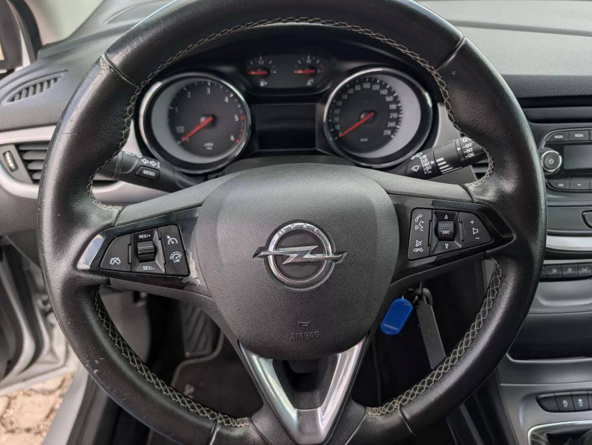 opel-astra-2018-diesel-1598cc