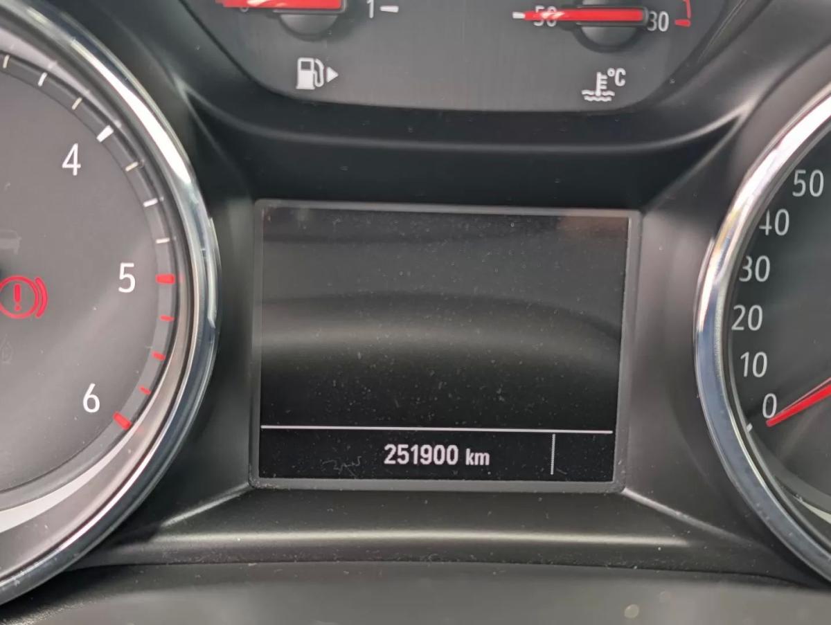 opel-astra-2018-diesel-1598cc