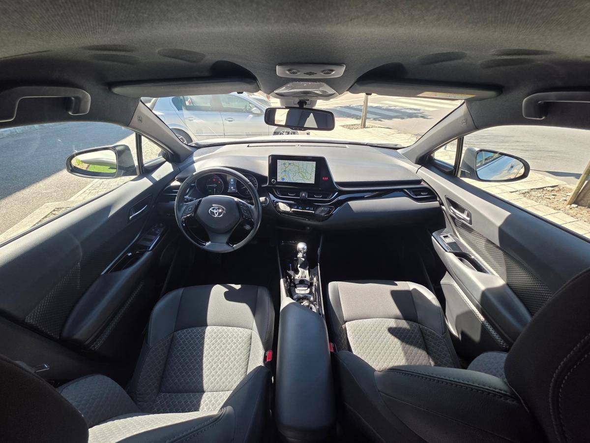 toyota-c-hr-2023-hibrido-a-gasolina-1798cc