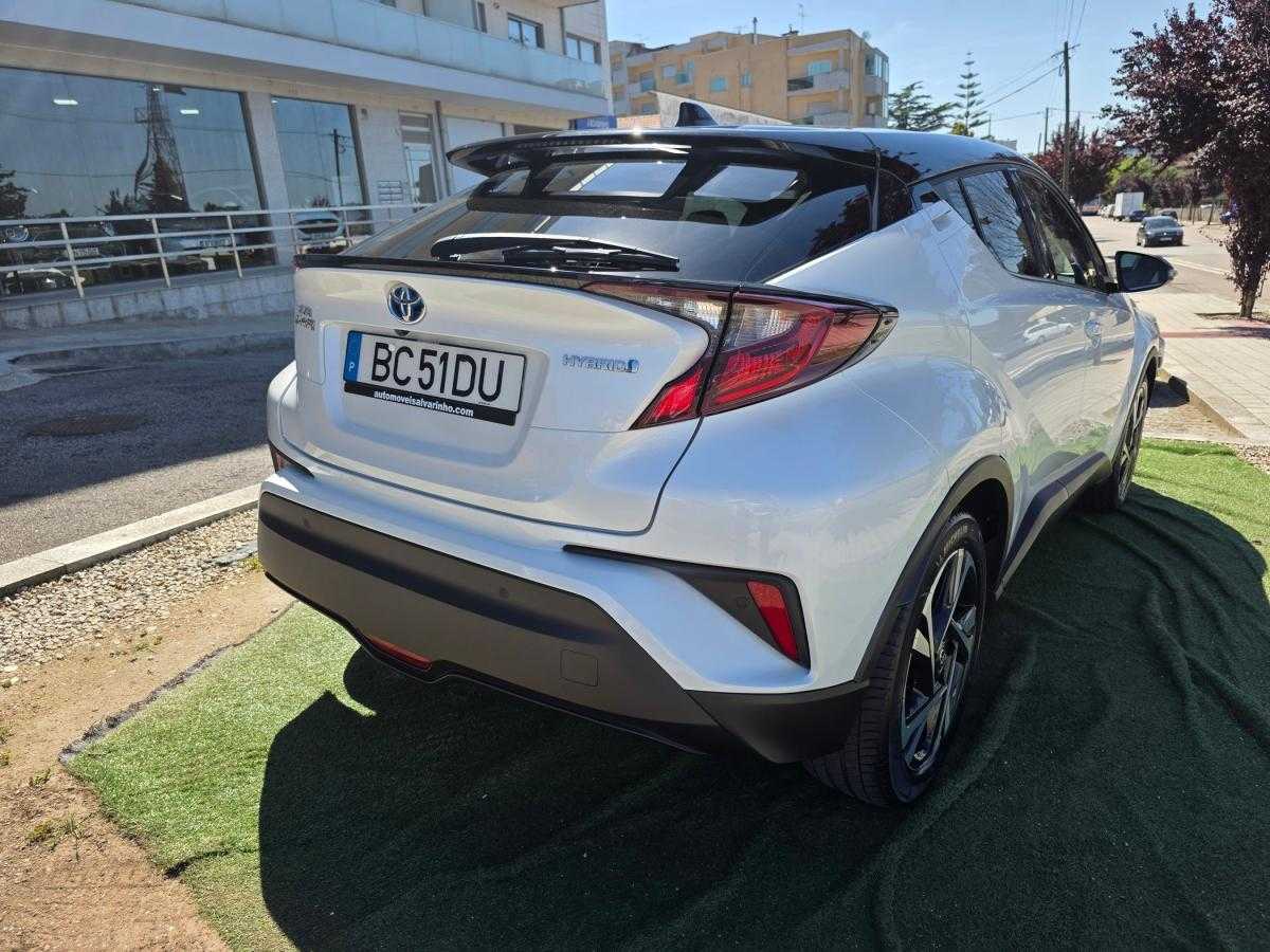 toyota-c-hr-2023-hibrido-a-gasolina-1798cc