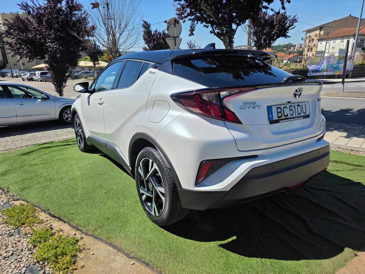 toyota-c-hr-2023-hibrido-a-gasolina-1798cc