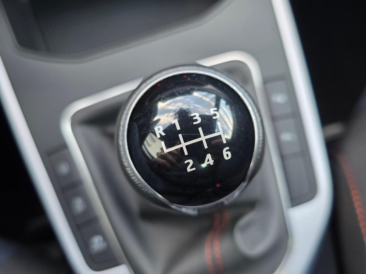 seat-arona-2023-gasolina-999cc