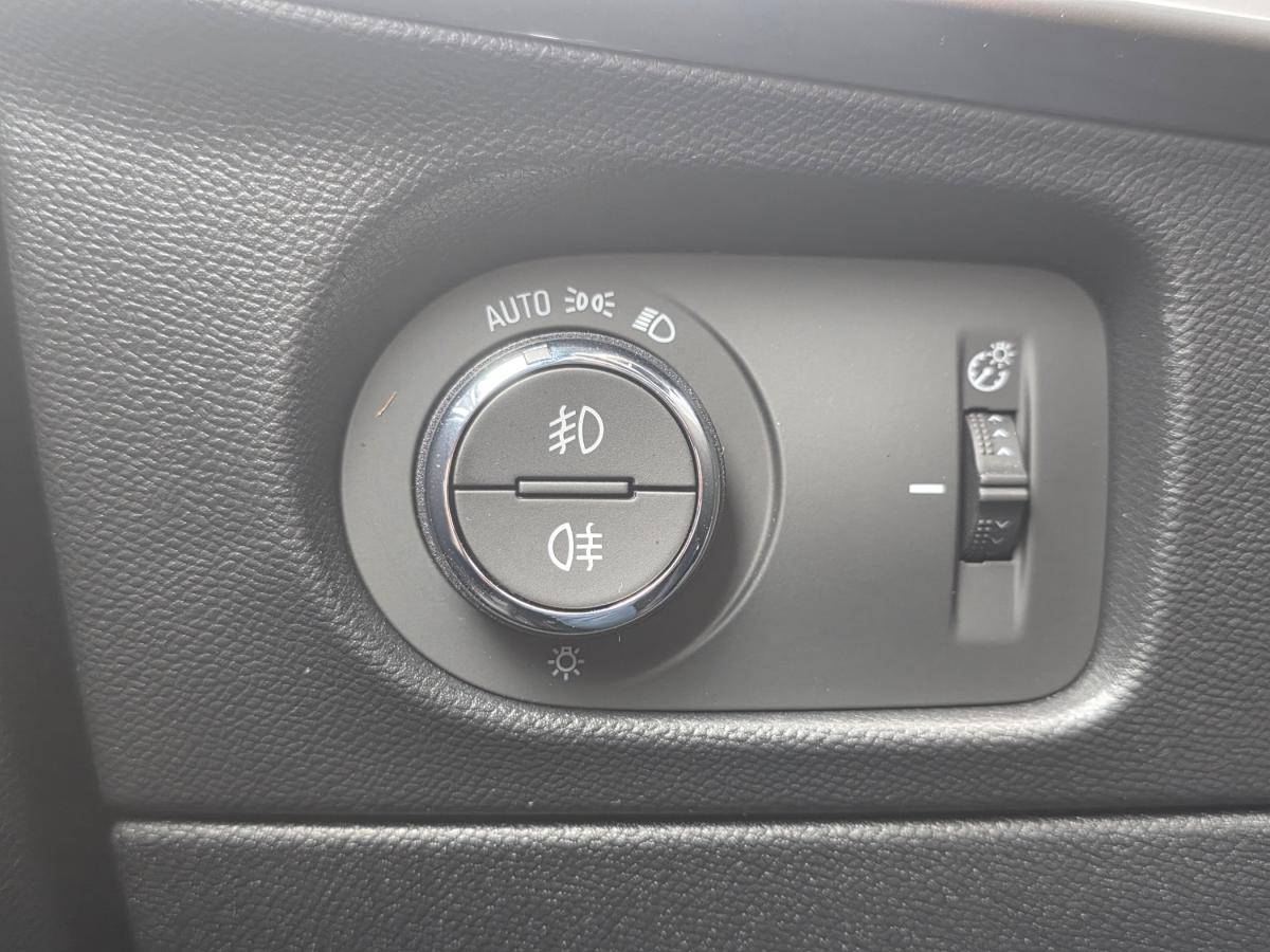 opel-mokka-2023-gasolina-1199cc