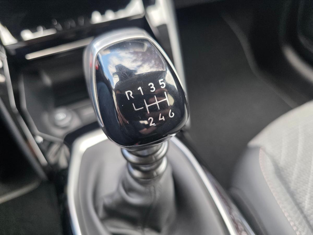 peugeot-208-2025-gasolina-1199cc