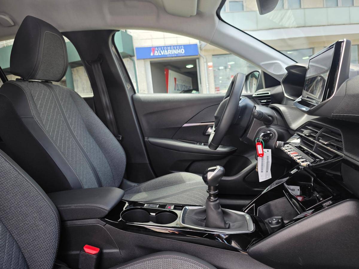peugeot-208-2025-gasolina-1199cc