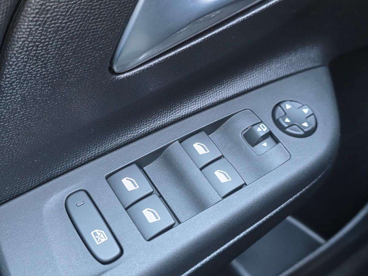 opel-corsa-2025-gasolina-1199cc