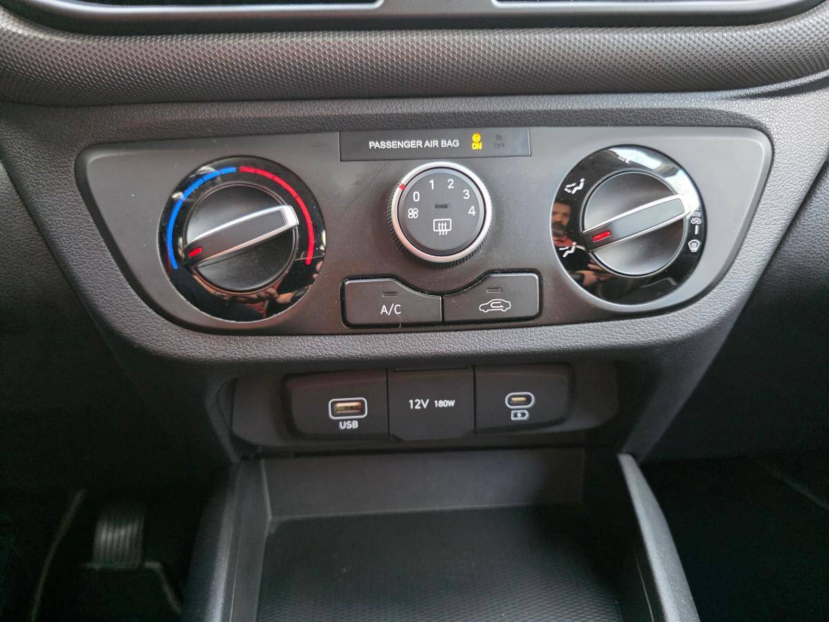 hyundai-i10-2023-gasolina-998cc