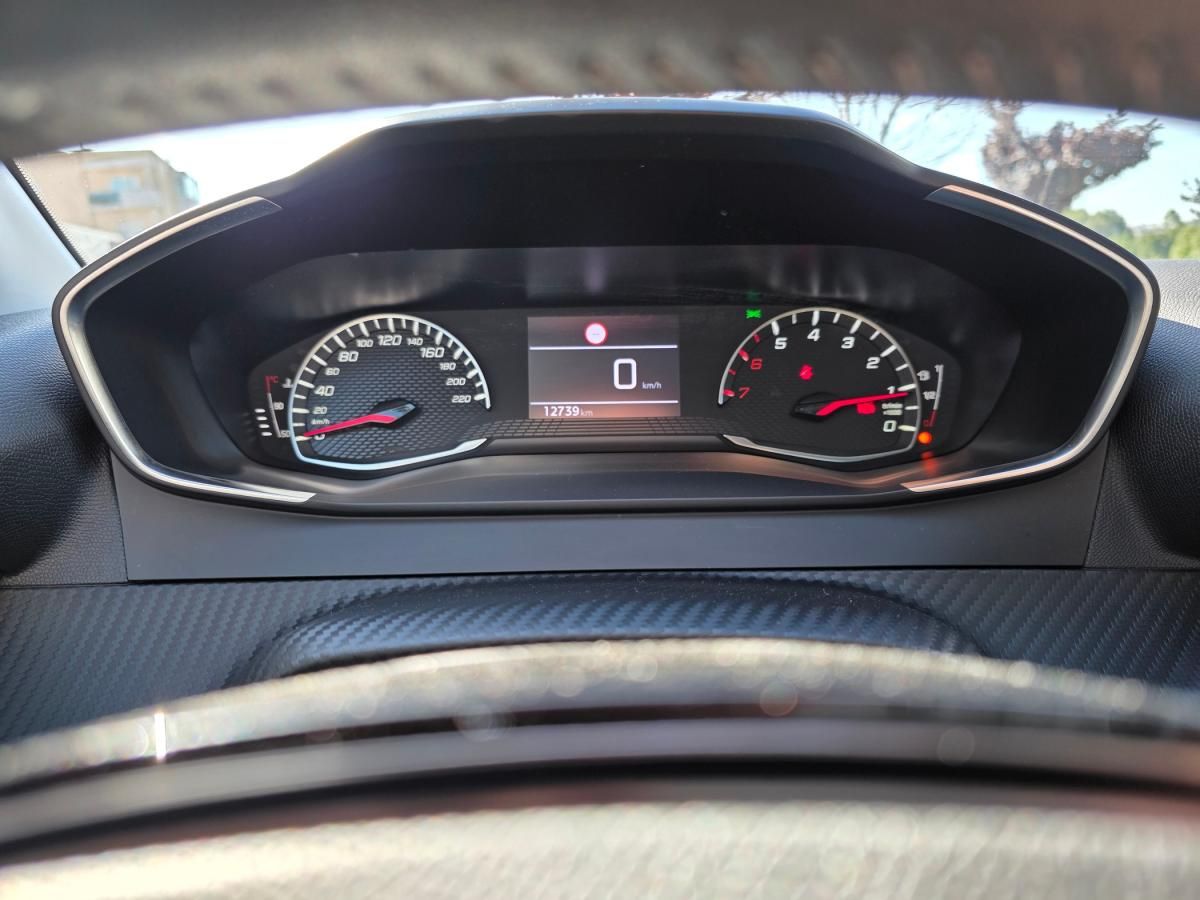 peugeot-208-2023-gasolina-1199cc