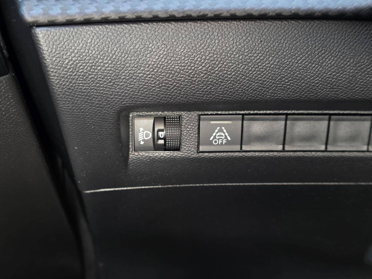 peugeot-208-2023-gasolina-1199cc
