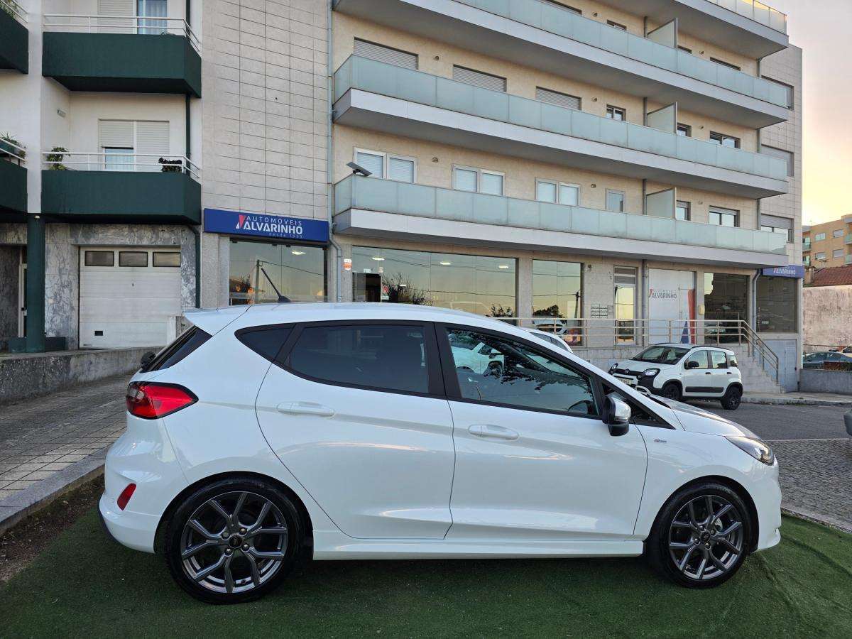 ford-fiesta-2023-gasolina-998cc