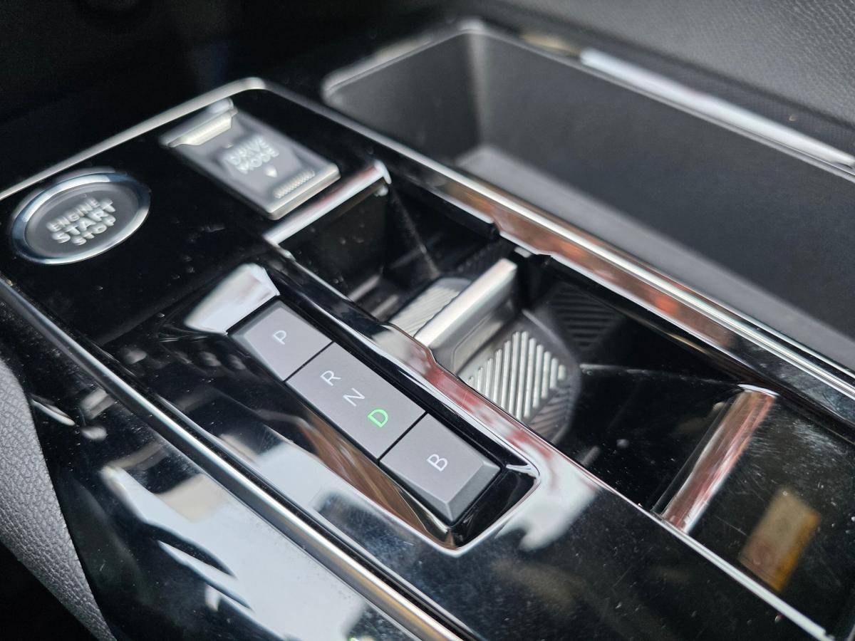 peugeot-3008-2023-hibrido-a-gasolina-1598cc