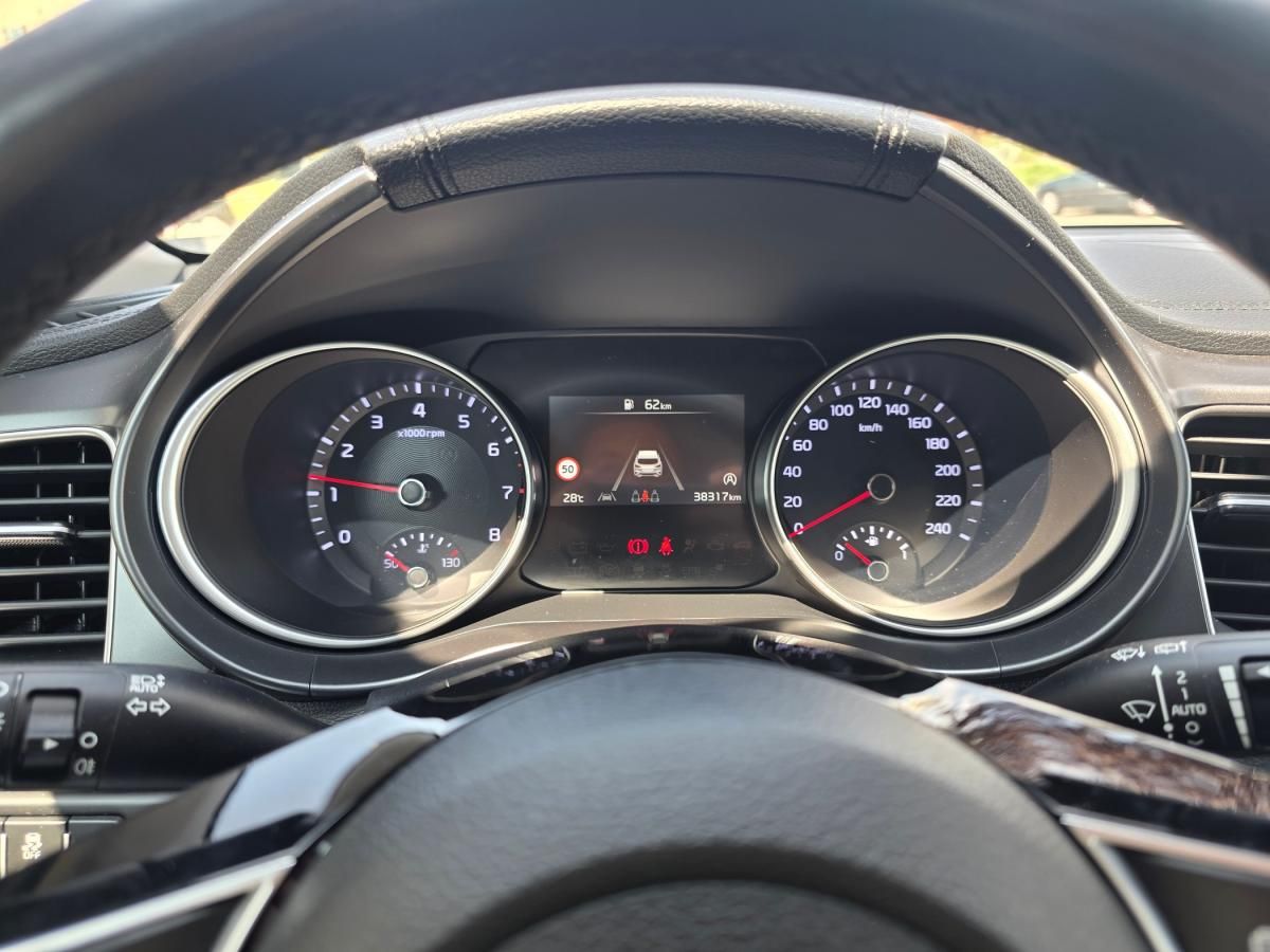 kia-xceed-2024-gasolina-998cc