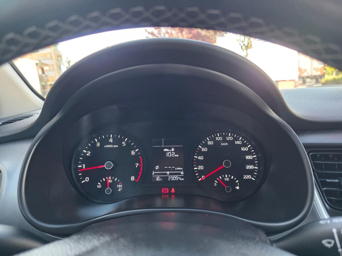 kia-stonic-2024-gasolina-1197cc