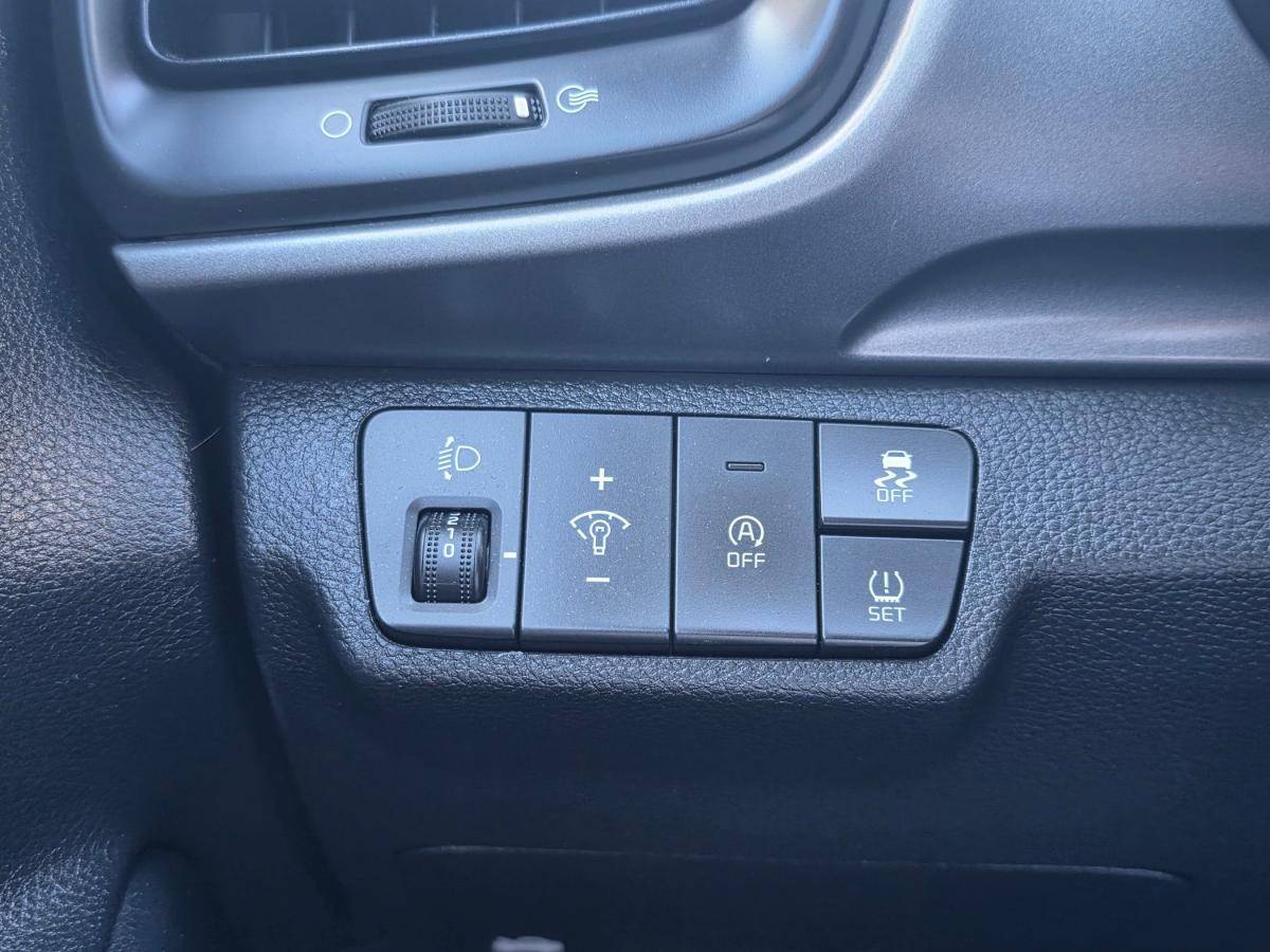 kia-stonic-2024-gasolina-1197cc