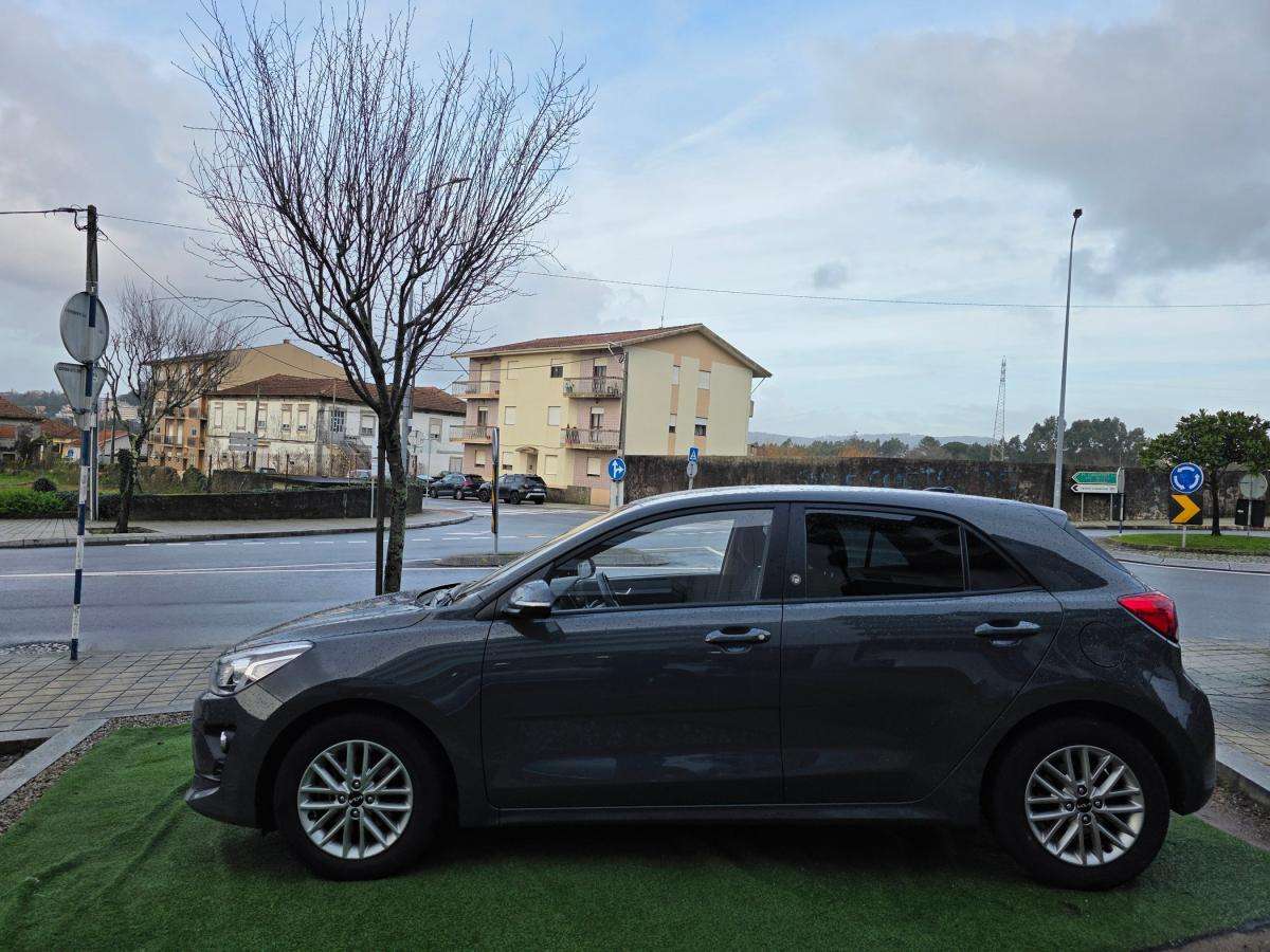 kia-rio-2022-gasolina-998cc