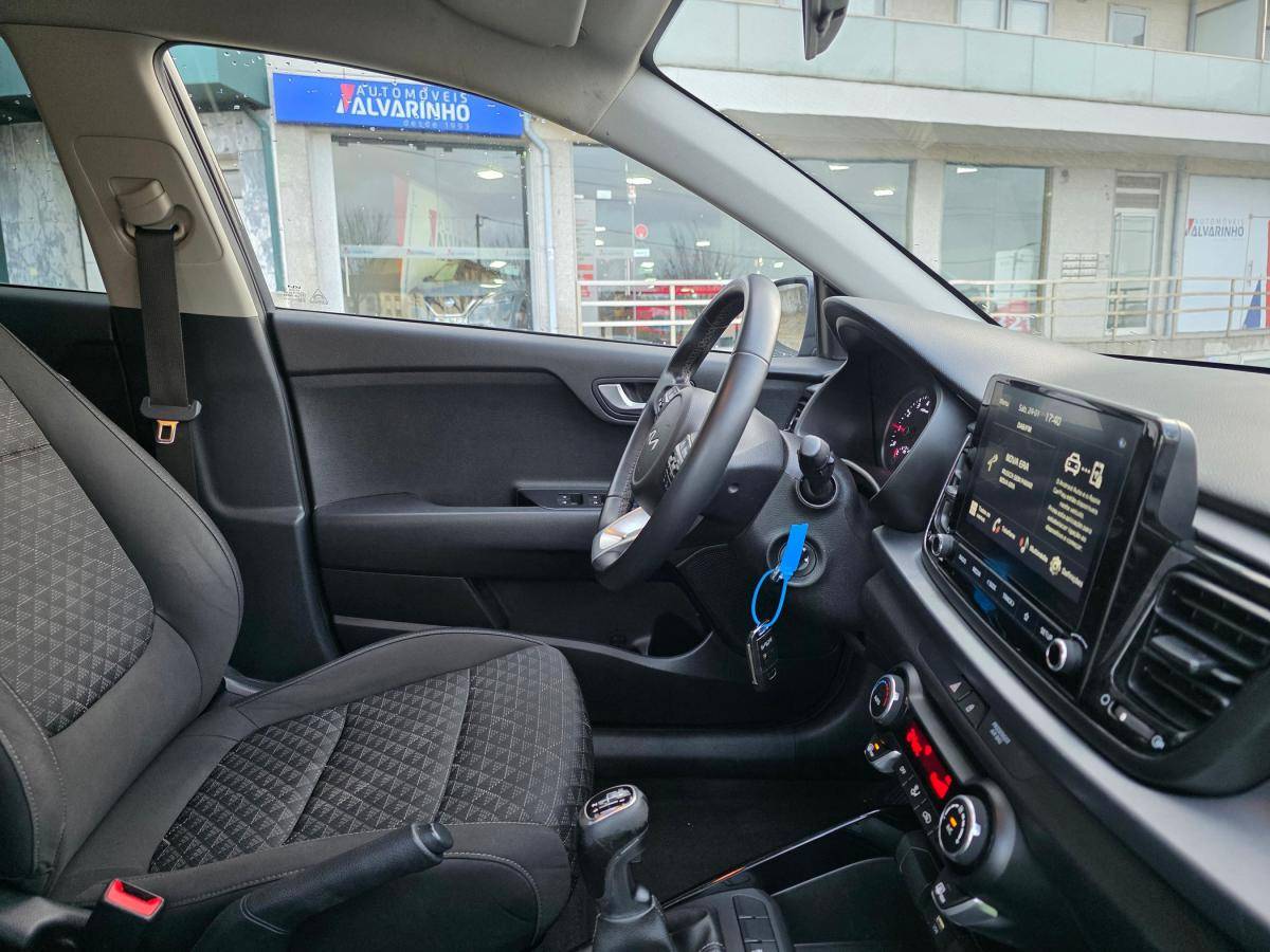 kia-rio-2022-gasolina-998cc