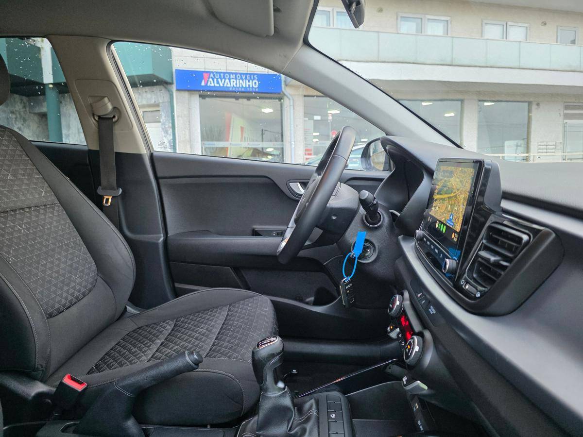 kia-rio-2022-gasolina-998cc