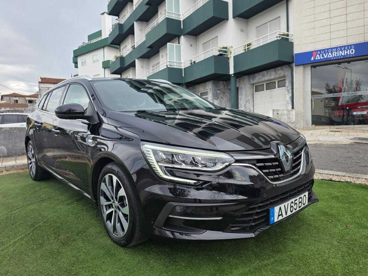 renault-megane-sport-tourer-2022-hibrido-a-gasolina-1598cc