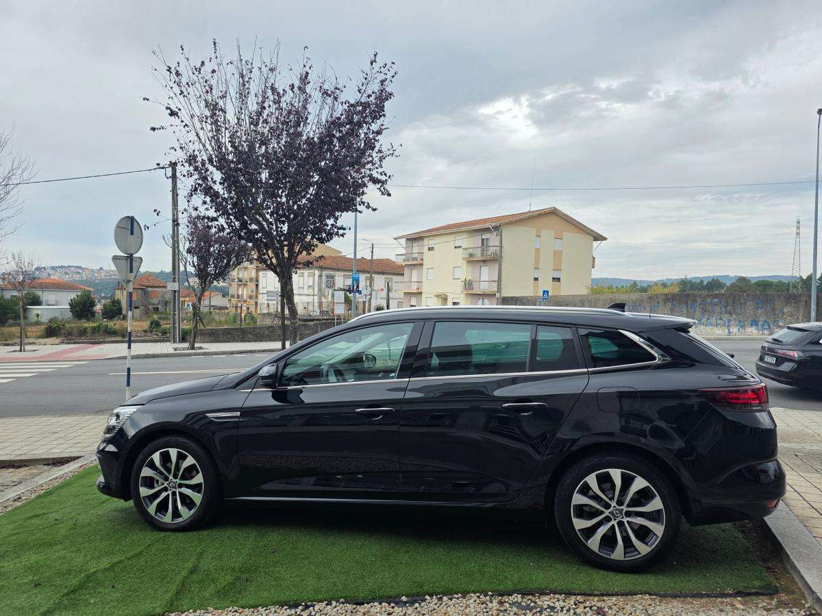 renault-megane-sport-tourer-2022-hibrido-a-gasolina-1598cc