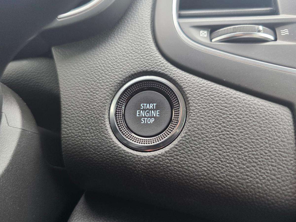 renault-megane-sport-tourer-2022-hibrido-a-gasolina-1598cc