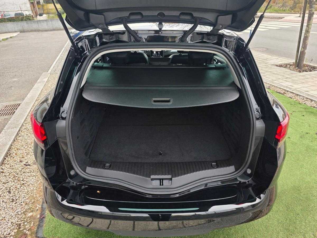 renault-megane-sport-tourer-2022-hibrido-a-gasolina-1598cc