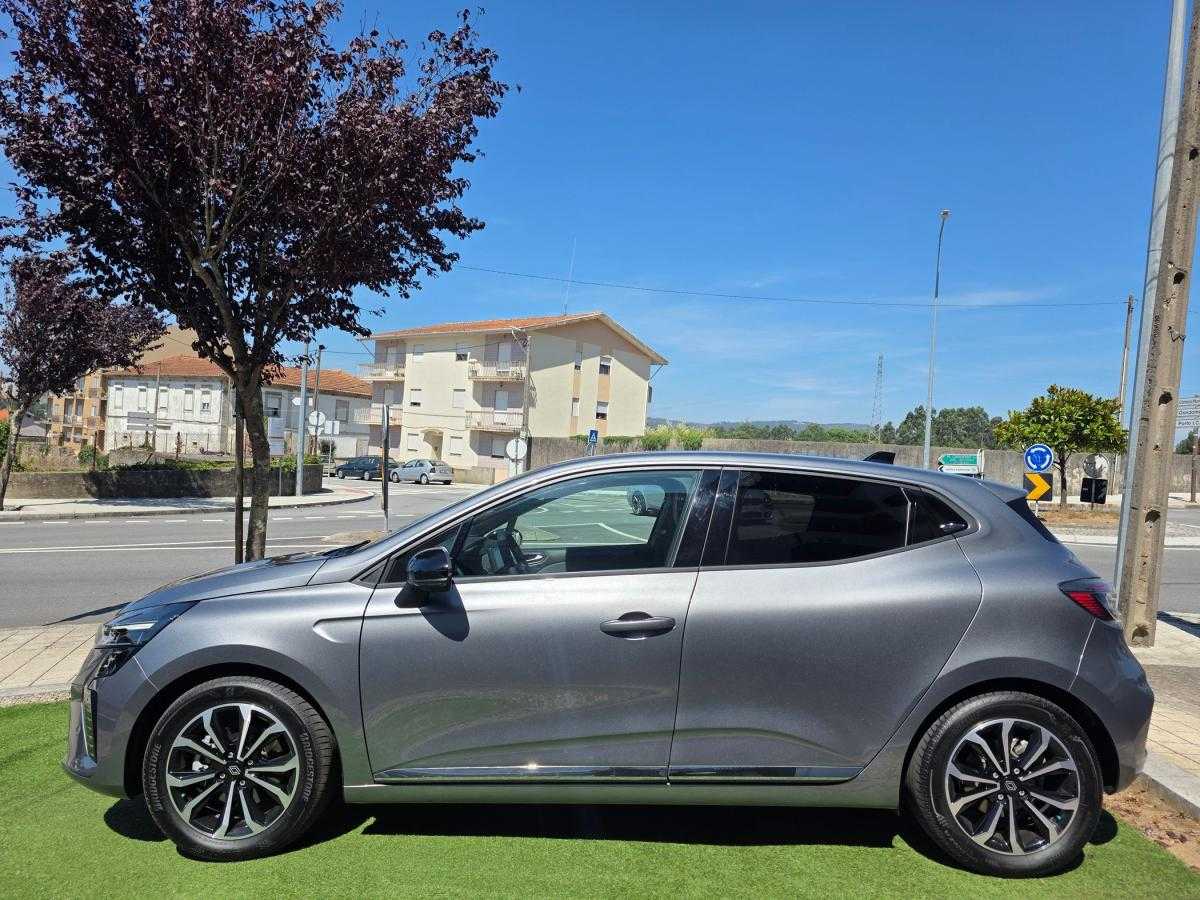 renault-clio-2025-hibrido-a-gasolina-1598cc