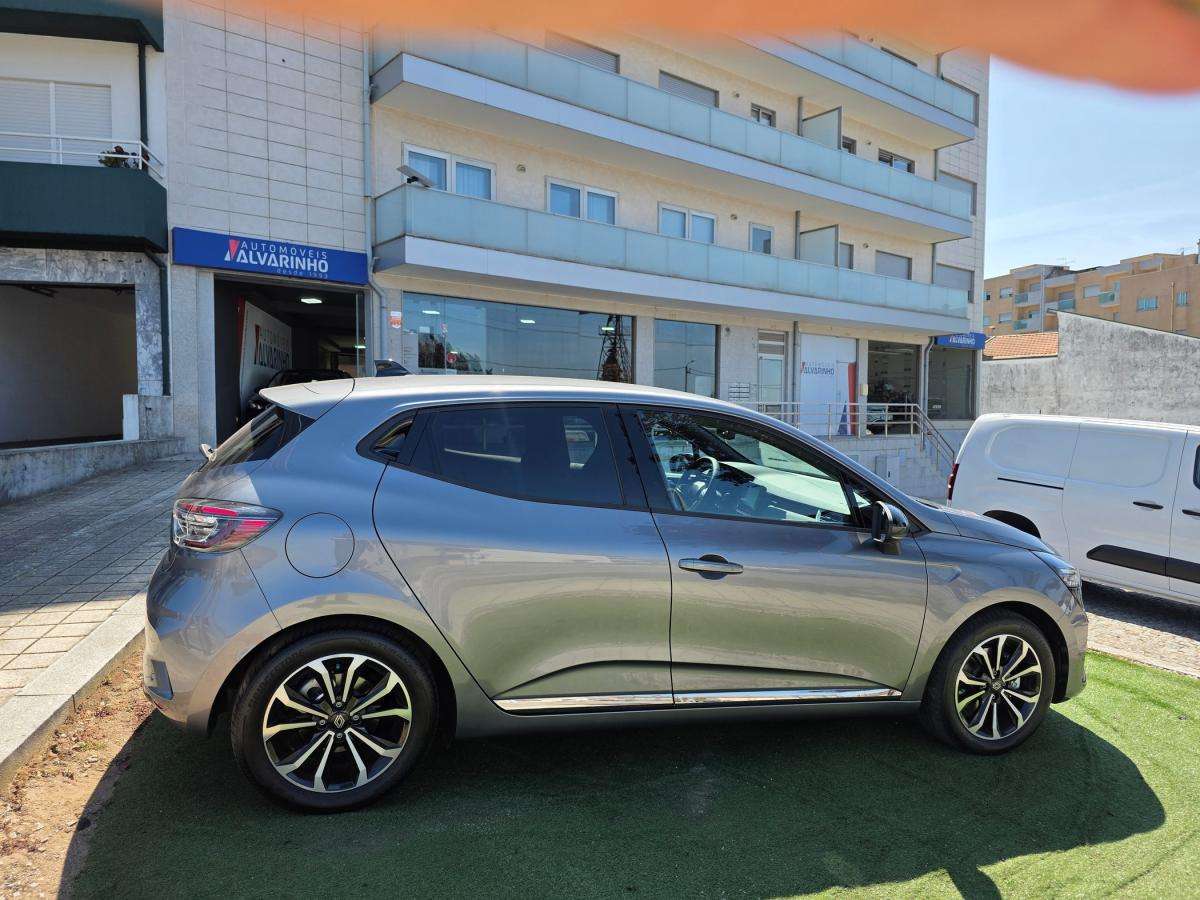 renault-clio-2025-hibrido-a-gasolina-1598cc