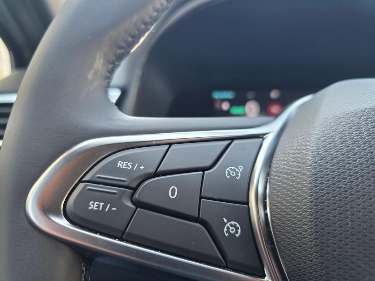 renault-clio-2025-hibrido-a-gasolina-1598cc