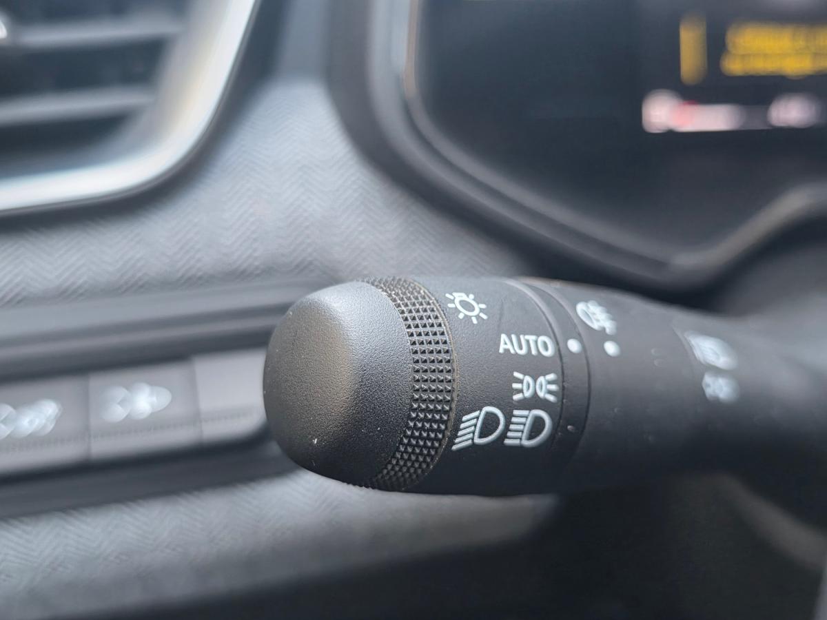 renault-clio-2025-hibrido-a-gasolina-1598cc