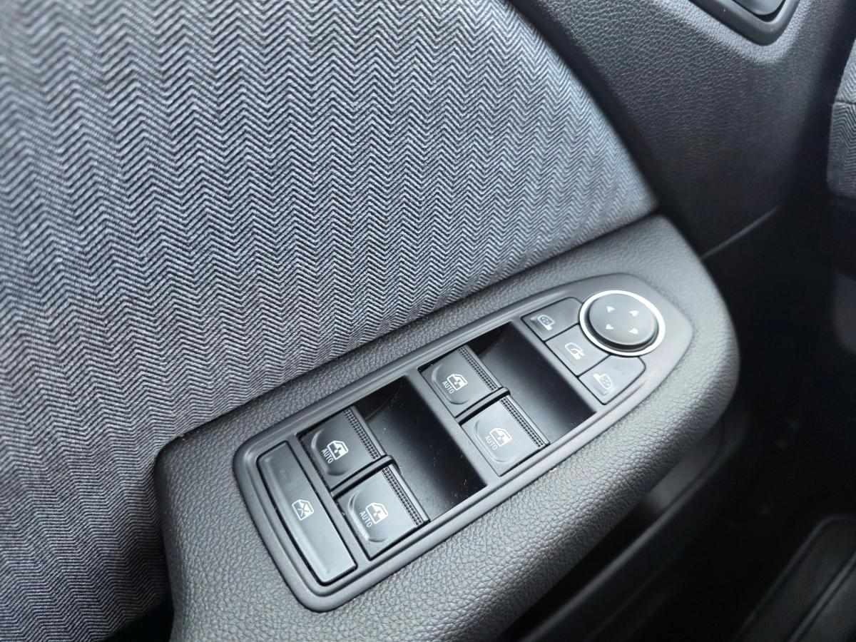 renault-clio-2025-hibrido-a-gasolina-1598cc