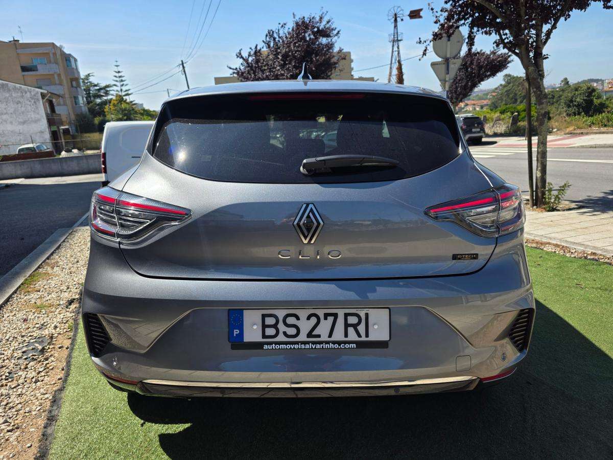renault-clio-2025-hibrido-a-gasolina-1598cc