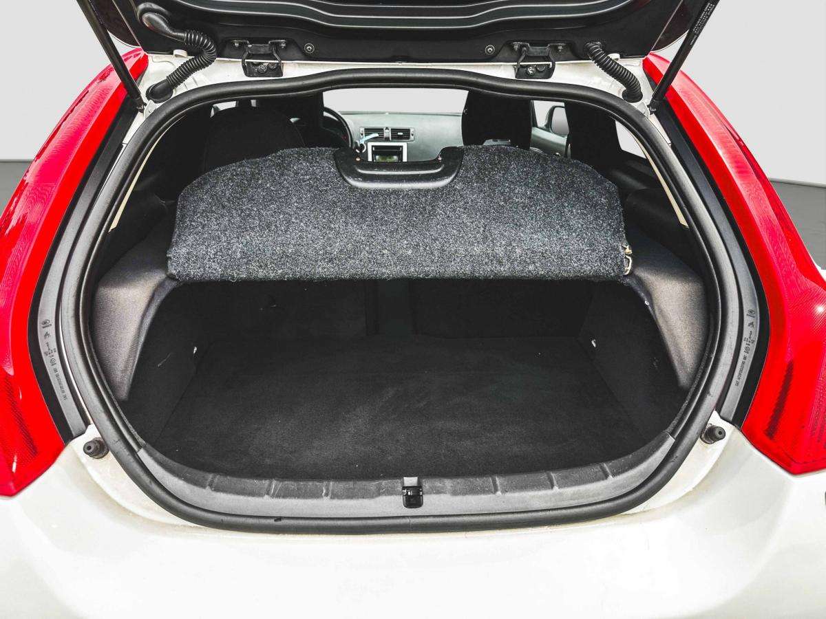 volvo-c30-2011-diesel-1560cc