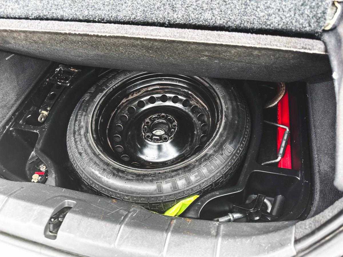 volvo-c30-2011-diesel-1560cc