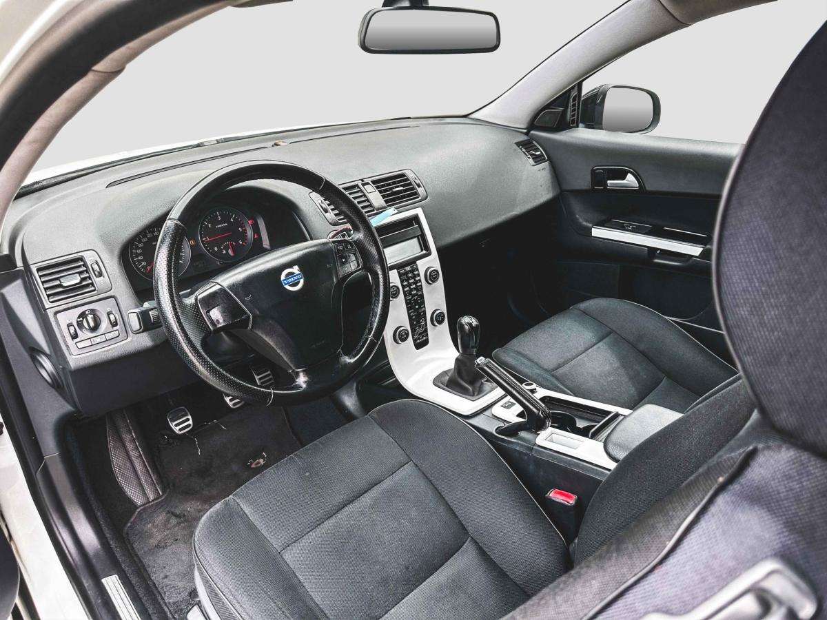 volvo-c30-2011-diesel-1560cc