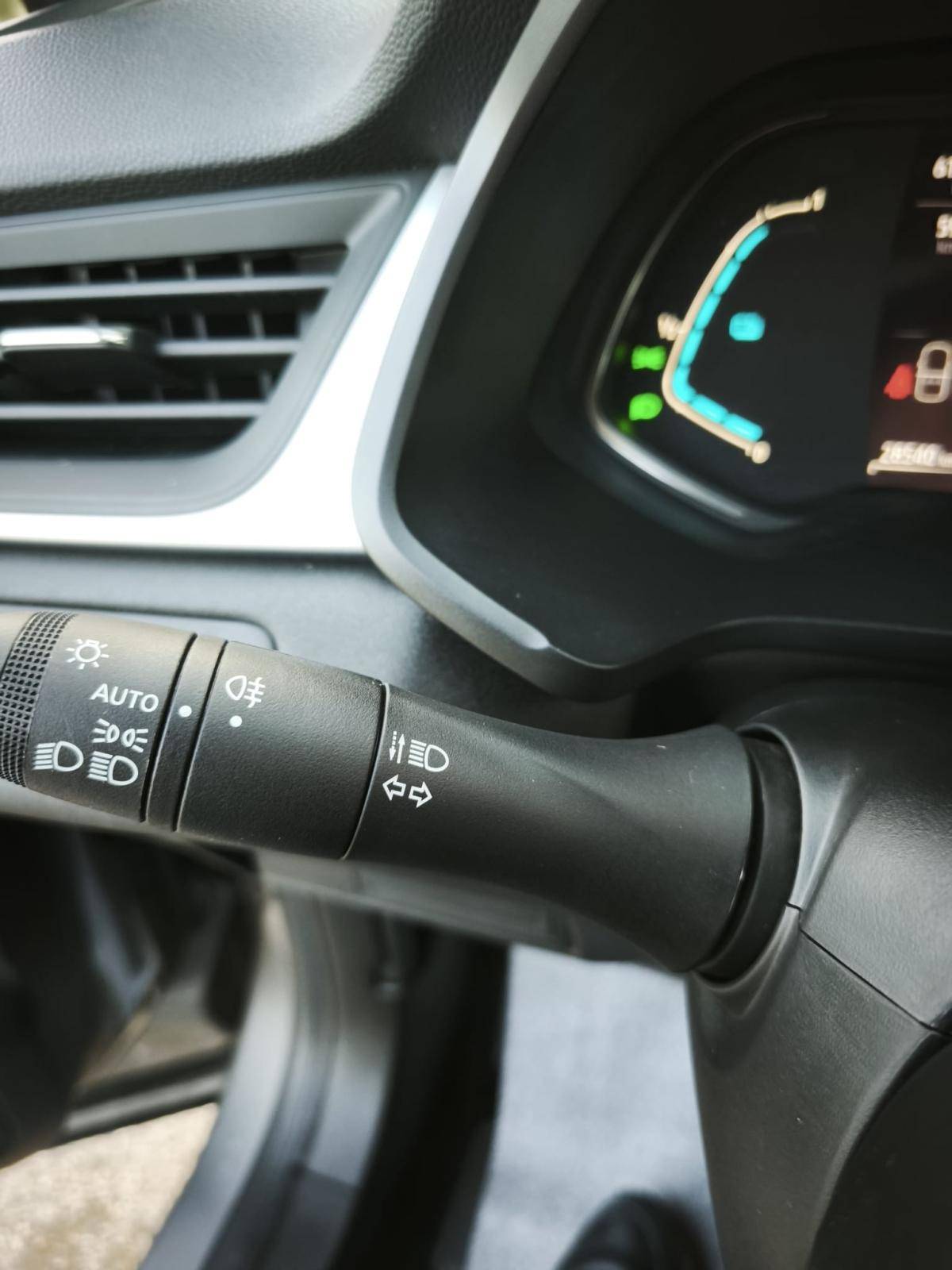 renault-captur-2023-hibrido-a-gasolina-1598cc