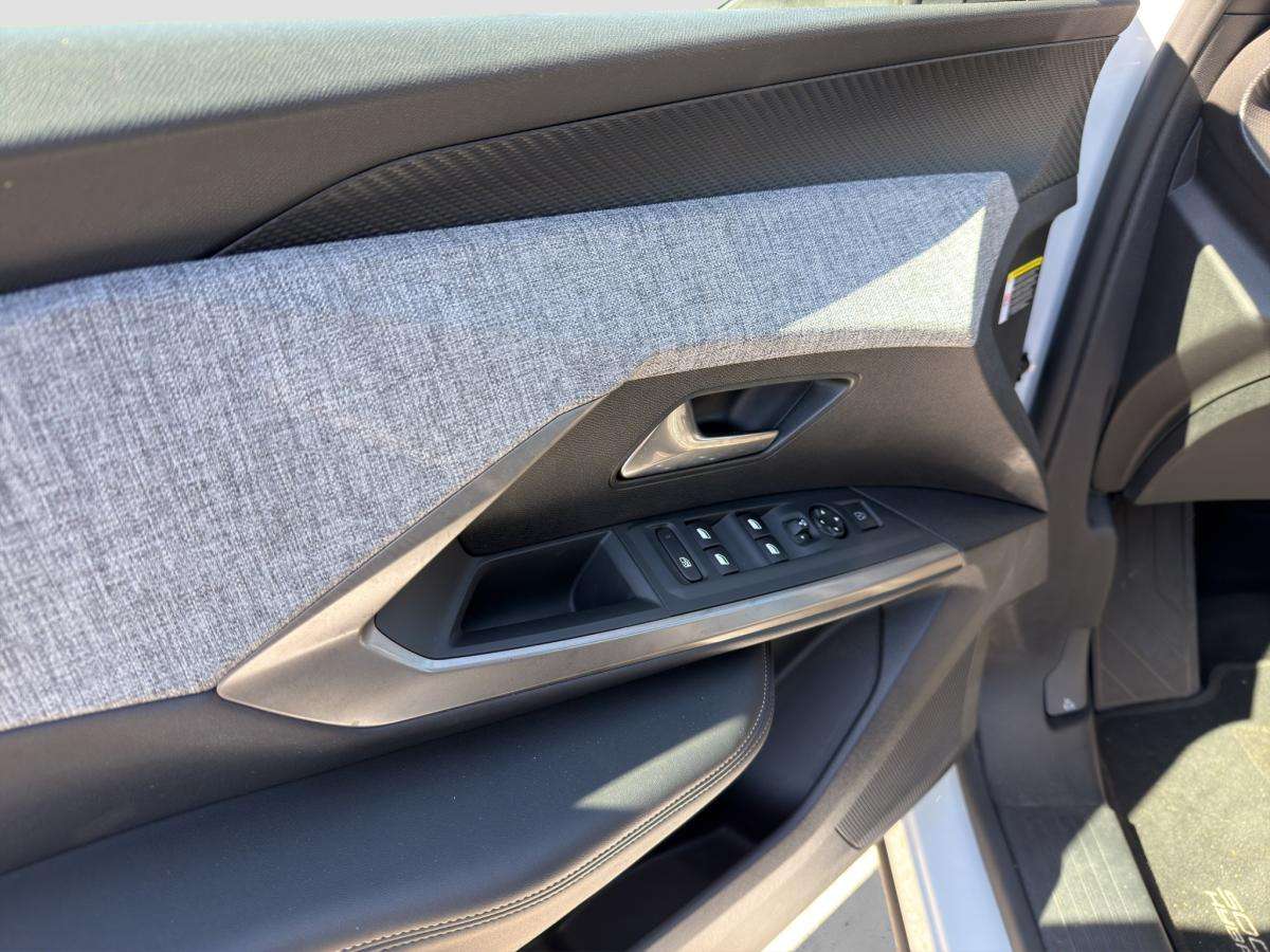 peugeot-5008-2025-hibrido-a-gasolina-1199cc