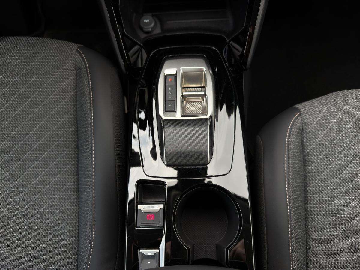 peugeot-208-2025-hibrido-a-gasolina-1199cc