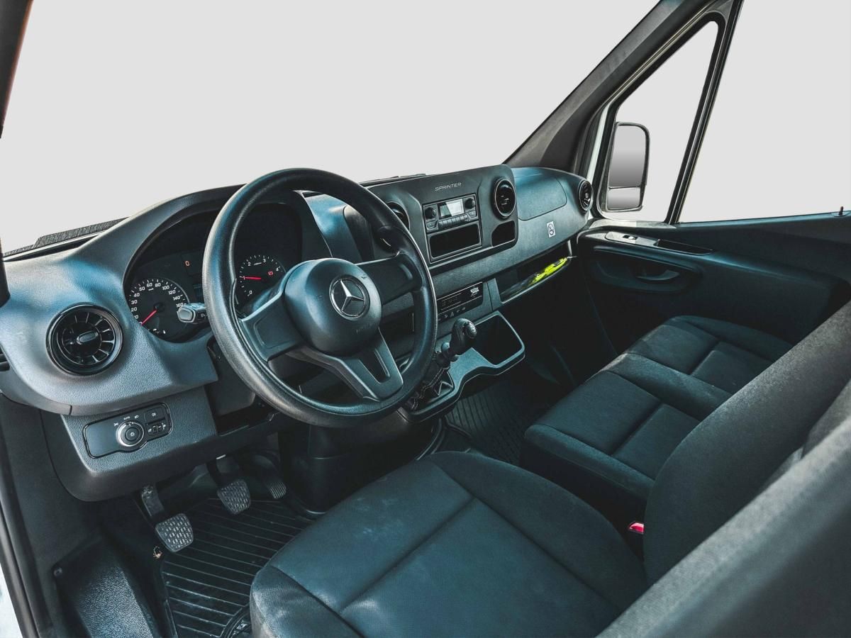 mercedes-benz-sprinter-2022-diesel-1950cc