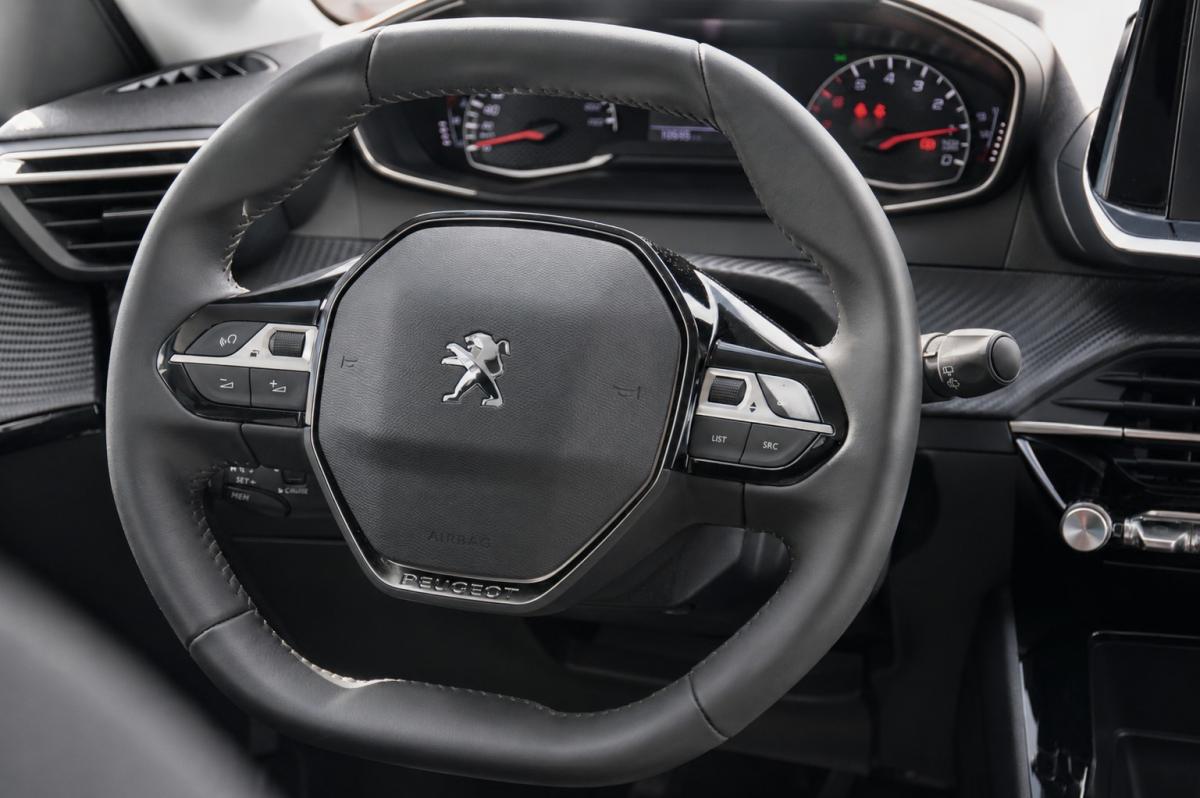 peugeot-208-2023-gasolina-1199cc