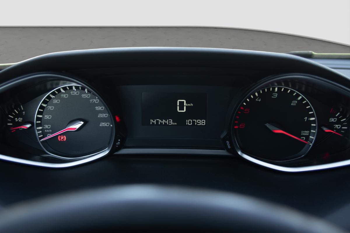 peugeot-308-sw-2019-diesel-1499cc