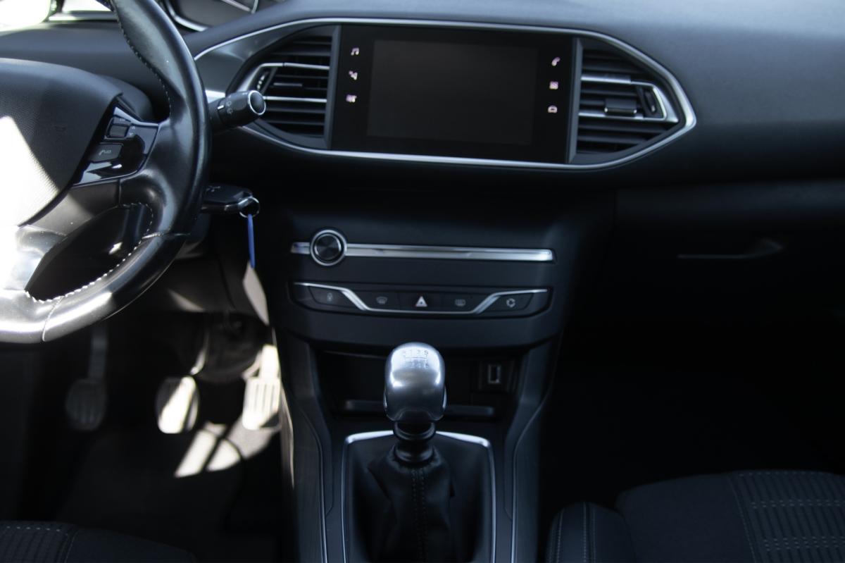 peugeot-308-sw-2019-diesel-1499cc