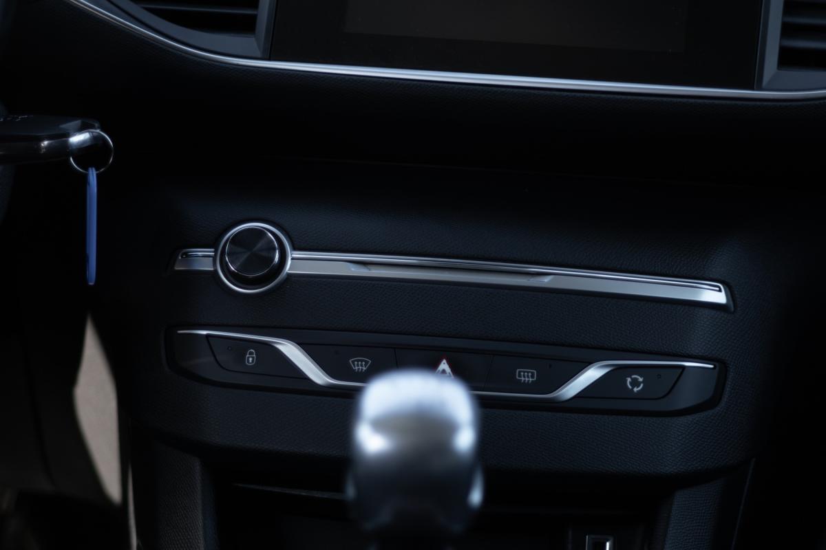 peugeot-308-sw-2019-diesel-1499cc
