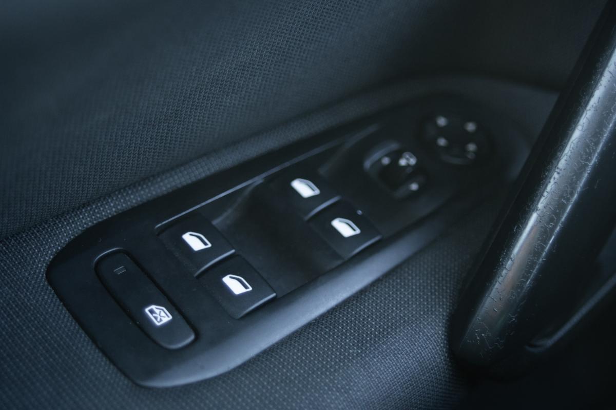 peugeot-308-sw-2019-diesel-1499cc