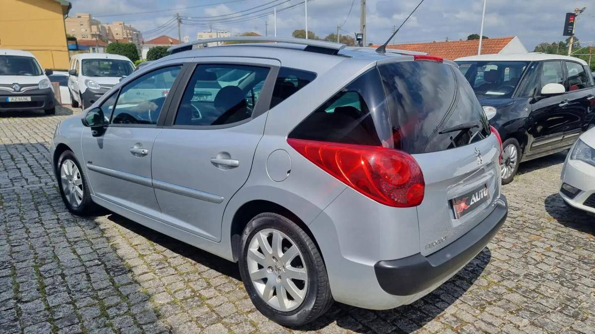peugeot-207-sw-2012-diesel-1560cc