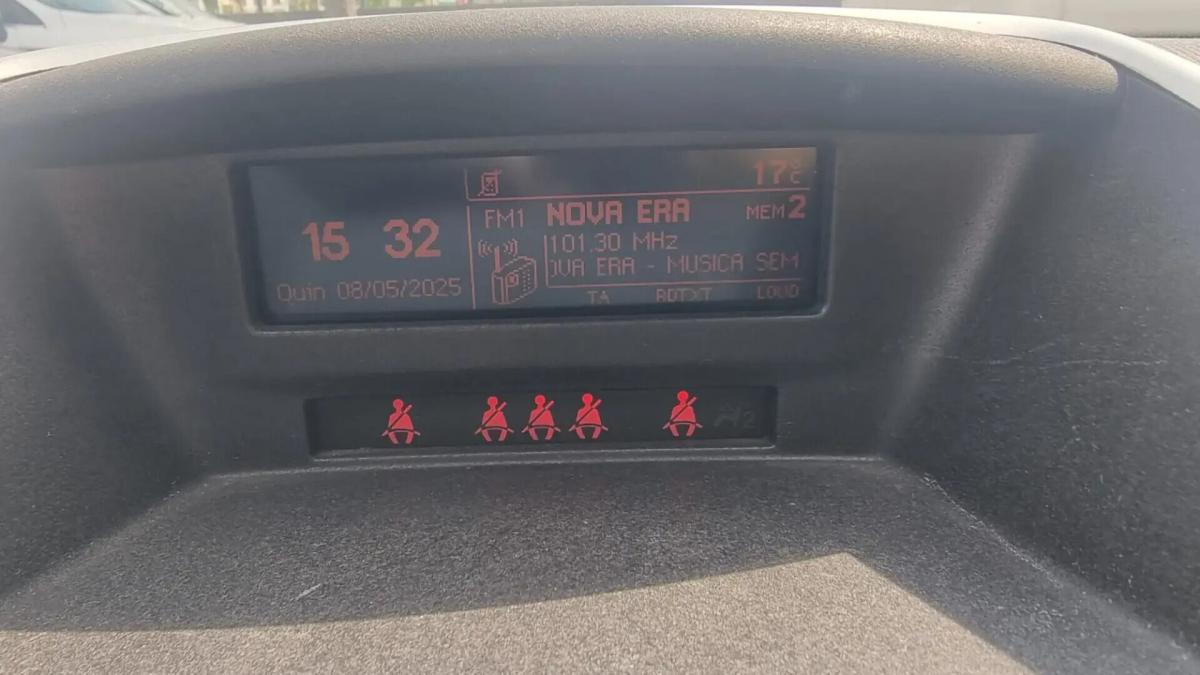 peugeot-207-sw-2012-diesel-1560cc