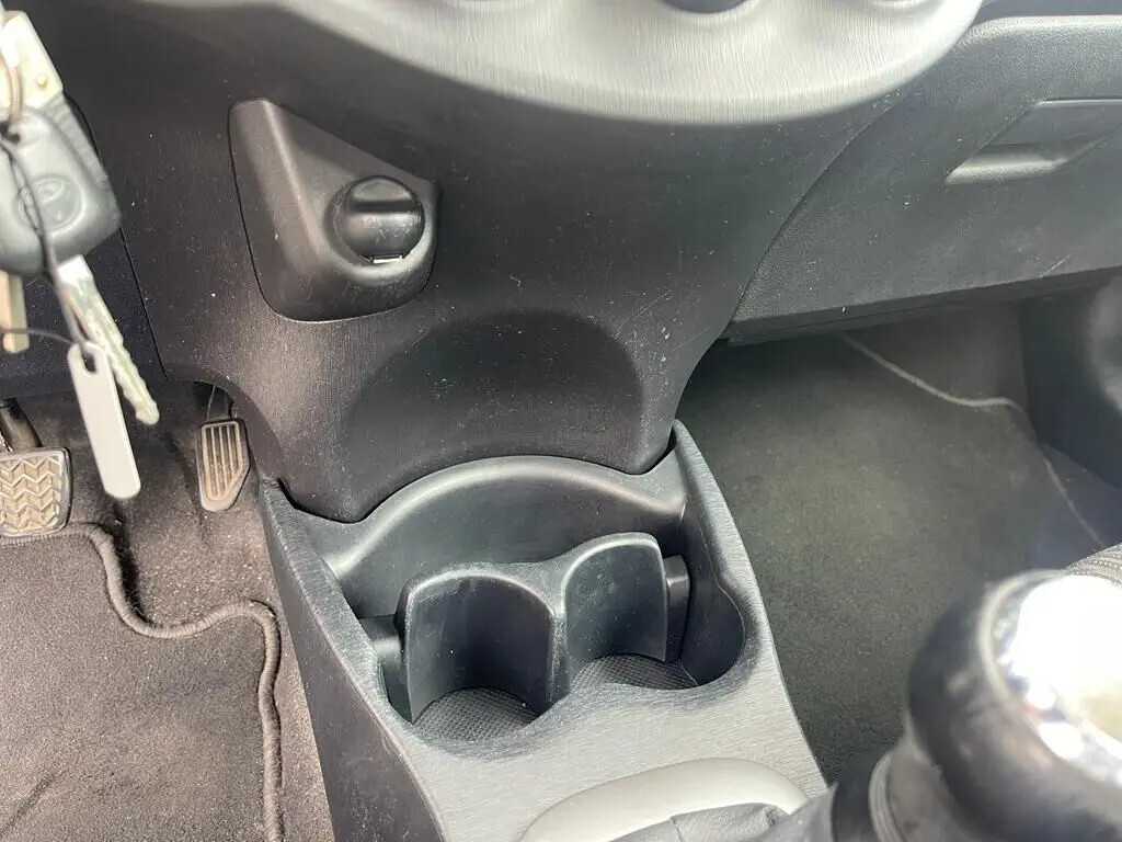 toyota-yaris-2013-gasolina-998cc