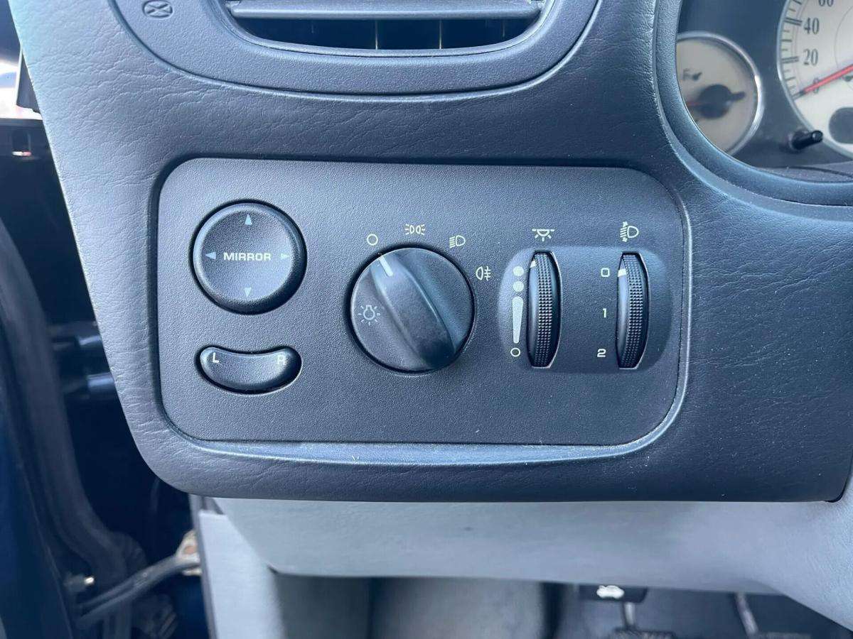 chrysler-voyager-2004-diesel-2499cc